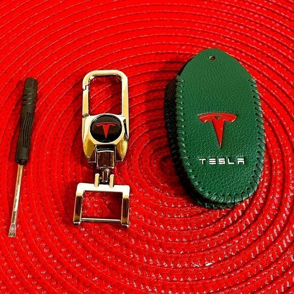 Tesla key fob Keychain in silver & fob case cover in green leather NWT - Picture 1 of 12
